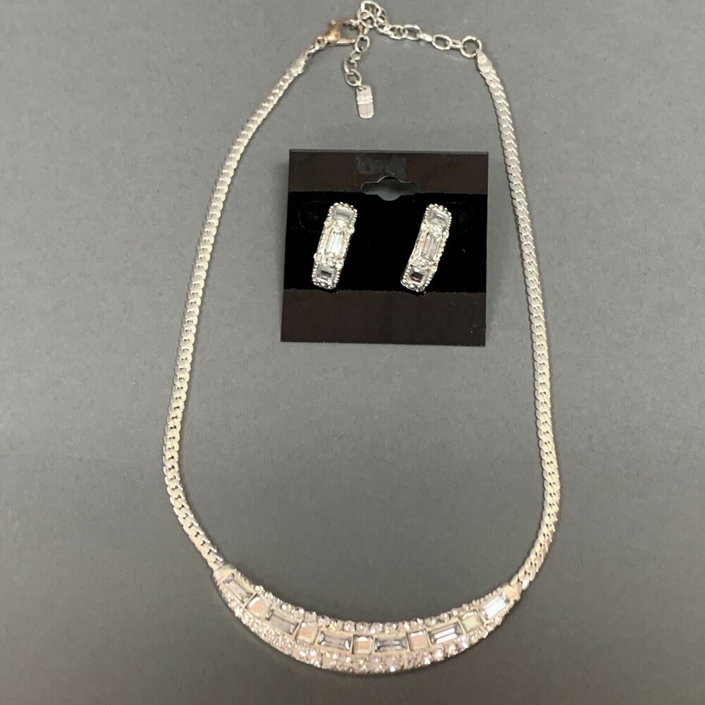 Women's Necklace Dangling Earrings Clear Rhinestones Set Silver-tone NWOT